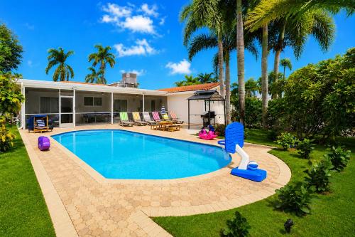 Sensational 5BR Villa Heated Pool near Hard Rock