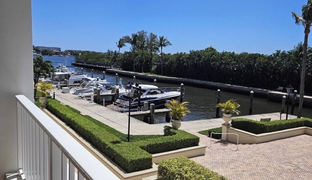 Serene Marina Views await at this One-Bedroom Gem!