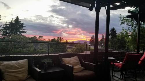 Shaughnessy Heritage Manor on Vancouver's Westside free housekeeping optional