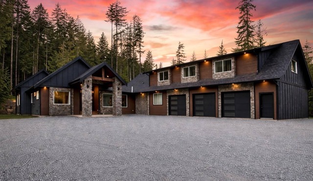 Shawnigan Lake Retreat with Theatre