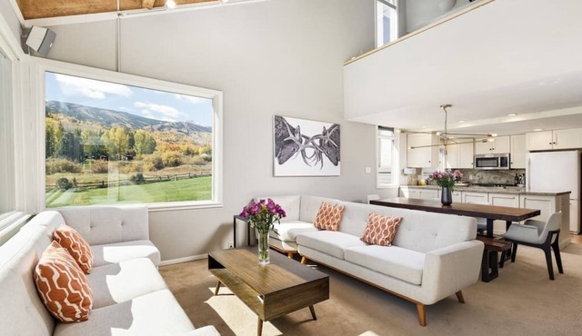 Snowmass Alpine Escape: Golf Course & Scenic View