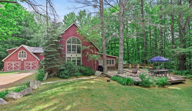 Something for everybody! This house is a crowd pleaser!