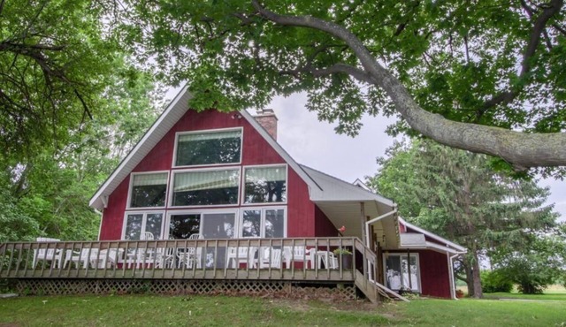 Southern Point Cottage on Lake Champlain