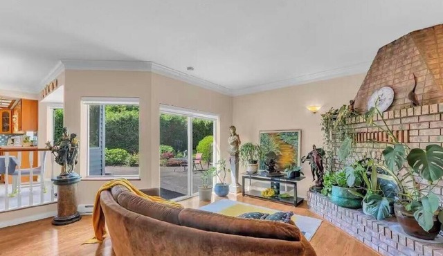 Spacious 3BR Near White Rock & Morgan Creek