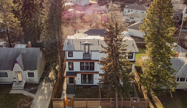 Spacious 3Story,3bedroom,Pets Park,Near UofA&more attractions.Luxury starts here