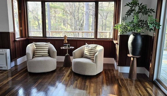 Spacious 4 Bedroom Retreat Near Gillette Stadium Sleeps 8 Wrentham.