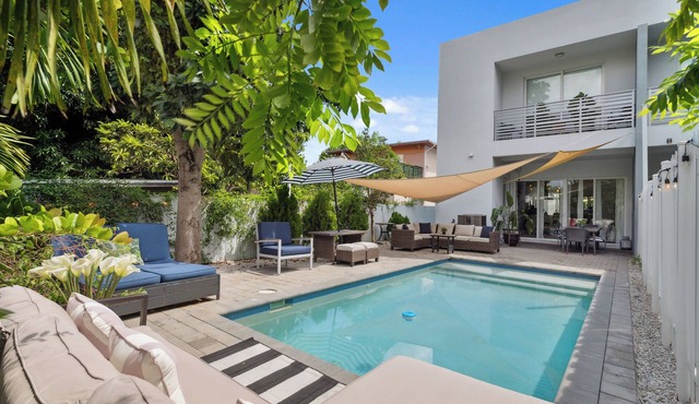 Spacious 5-bedroom house Best Location