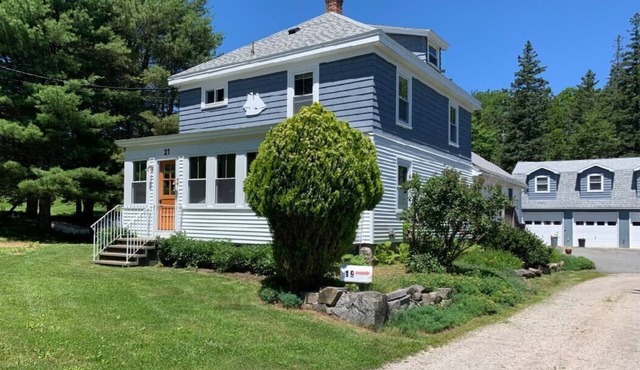 Spacious 5 Bedroom Sea Captain's House close to Acadia and the.