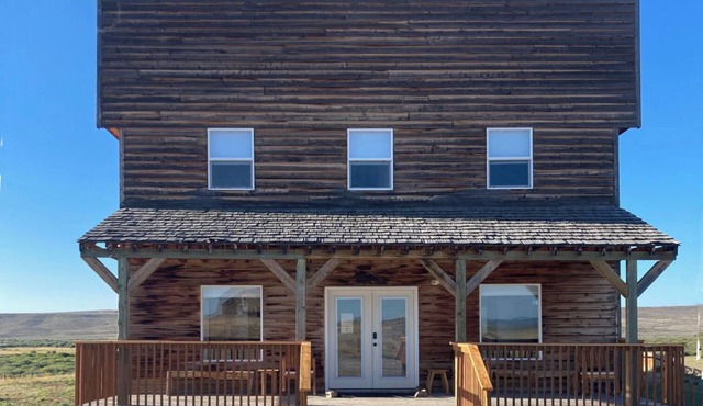 Spacious 9-bedroom lodge near charming Big Piney with WiFi