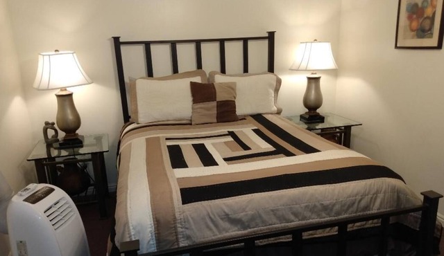 Spacious Basement Quarters with Private Bathroom - Pet Friendly