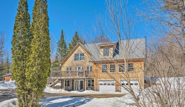 Spacious Cabin w/ Deck & Grill, Walk to Lake!
