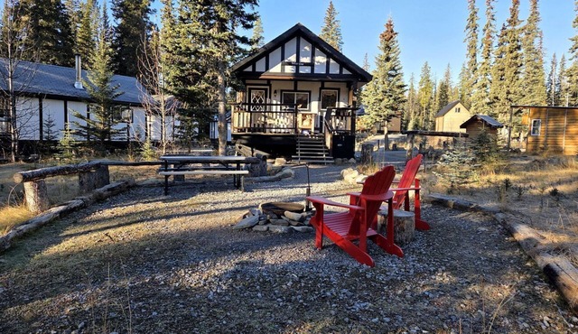 Spacious Family-Friendly Mountain Getaway near Banff, Alberta