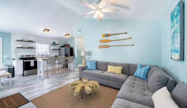 Spacious Family Getaway, 5 Min to Beach, Dining & Shops!