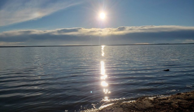 Spacious Lake Cottage - Sleeps 8 comfortably - Only 40 minutes west of Edmonton