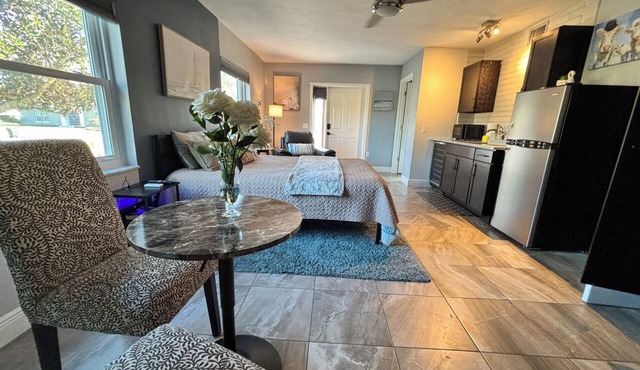 Spacious private studio 8 minutes from downtown orlando