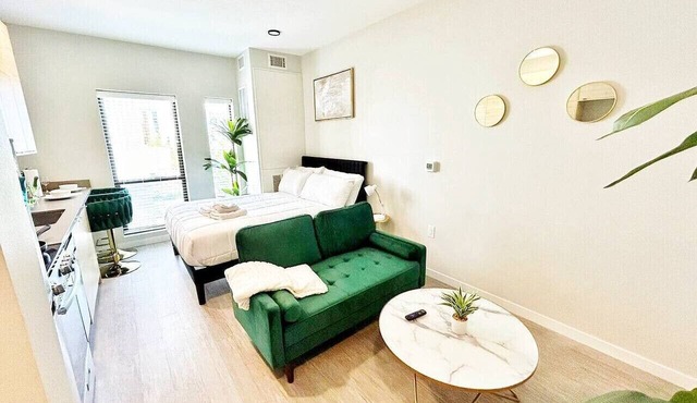 Spacious Studio Unit in Des Moines