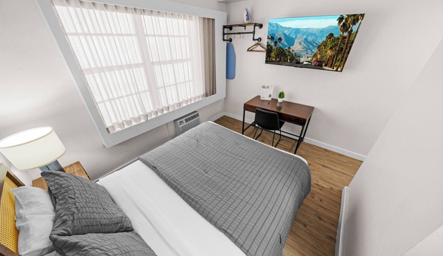 Standard Queen Room: Free Beach Chairs, Parking, & more Included