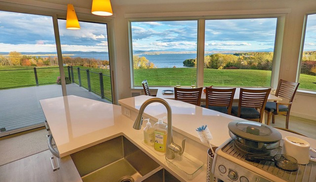 STARRY RIDGE Retreat: Champlain & Mtn Vistas