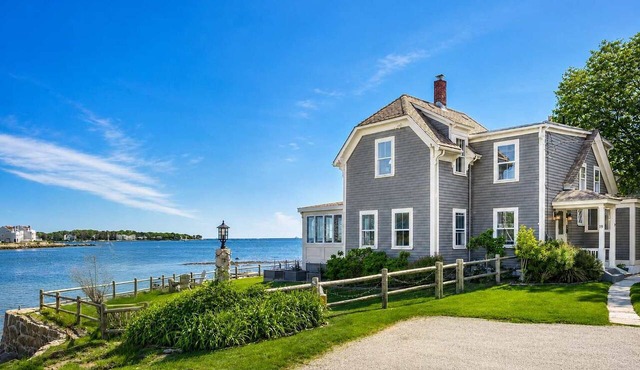 Stay at Gloucester Harbor