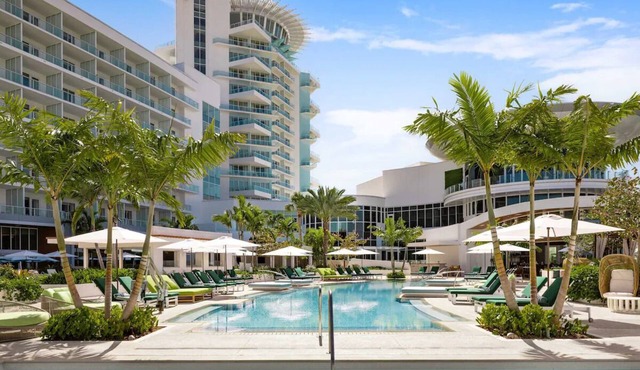 Stunning Modern Marina-View Room w/Balcony Ideal for Relaxation + Adventure