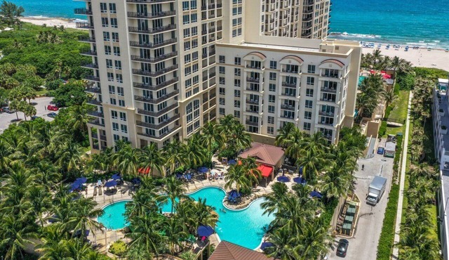 Stunning Oceanfront Resort, enjoy breakfast on your extended balcony