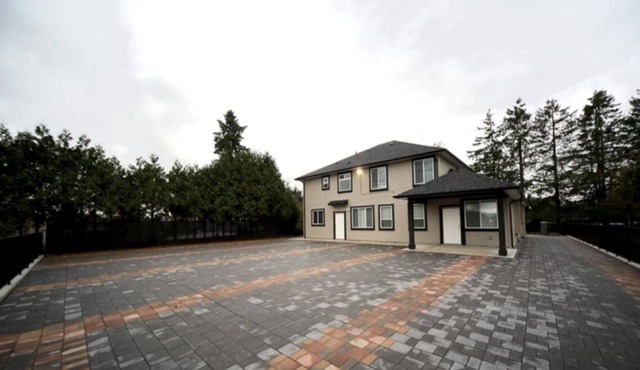 Stunning private house on acreage in Langley, BC