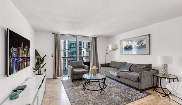 Stylish 1BR Brickell Retreat Walk to Everything