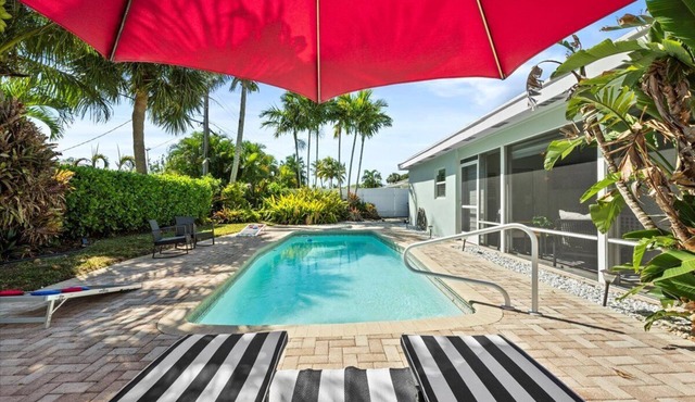 Stylish 2-Bedroom, 2-Bathroom Home with Pool – Just Steps from the Beach!