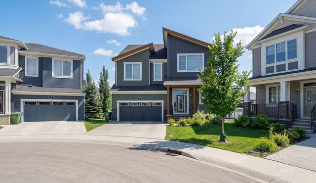 Stylish 2BR Basement Suite | 15 Mins to Airport