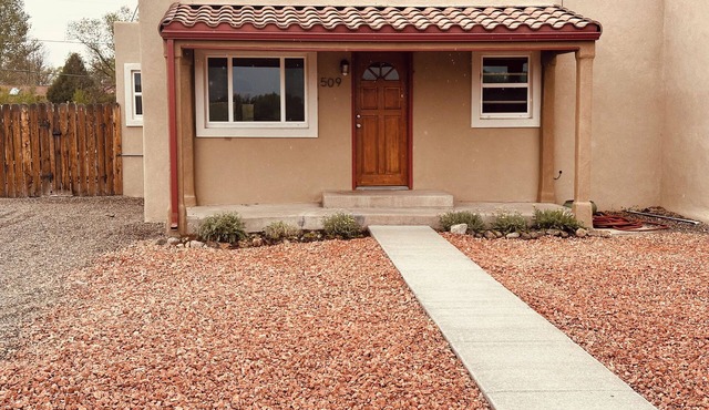 Stylish, centrally located 2 bedroom home in the high alpine desert town Alamosa