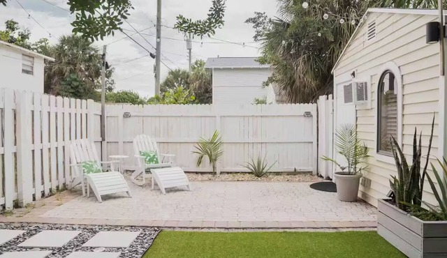 Stylish Private Cottage + Yard | Walk to Dining
