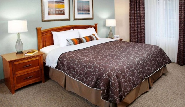 Suite Life: Unwind and Explore in Park Meadows! Outdoor Pool, BBQ Facilities!