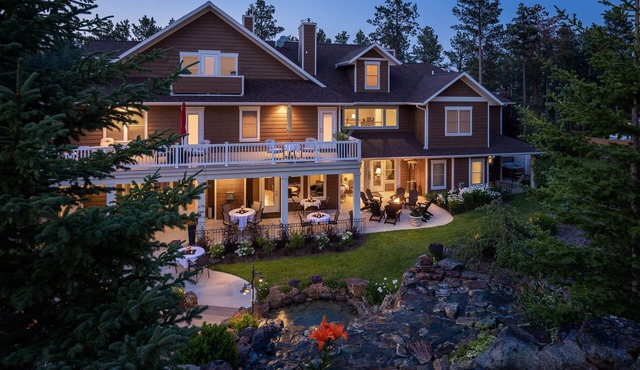 Summer Creek Inn