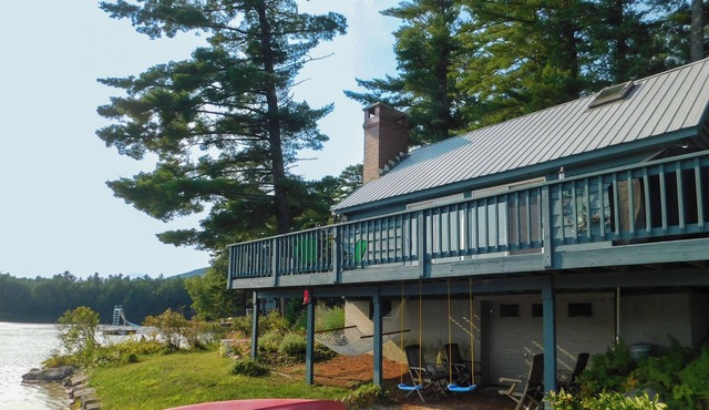 *SUMMER SPECIAL* Expansive 5-Bedroom Waterfront Retreat on Moose Pond
