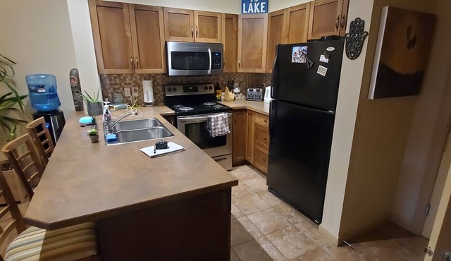 Sun Beach Kelowna- 1 bed plus den