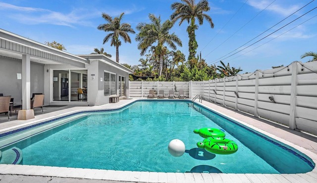 Sun & Sand Retreat – 4BR Heated Pool Home