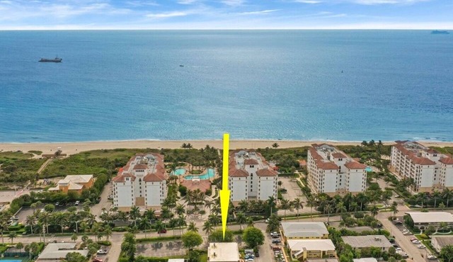 Sunny Beachside Oasis: Sleeps 6,1 Block to Waves