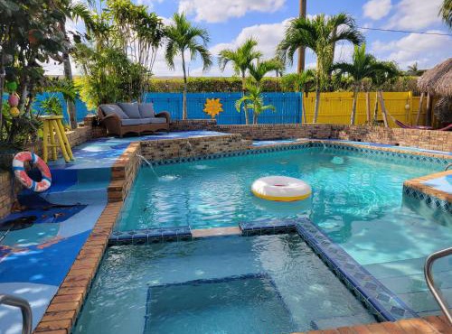 Susan and Ledif's Tropical Hideaway