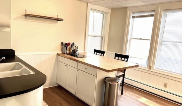 Sweet n Petite: Downtown ChurchStreet Area-Parking