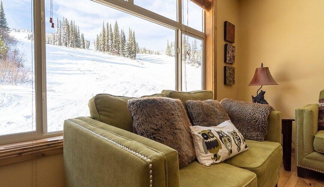 The Aspens 5 Ski-In Ski-Out Chalet