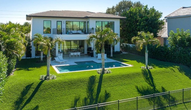 The Delray Luxe Haven - Waterfront Modern Retreat!