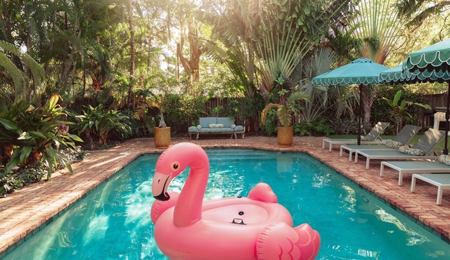The Grove Club: Palm Beach elegance, heated pool