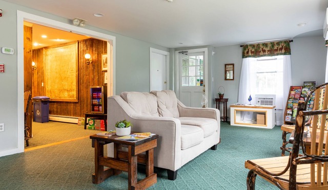The Lodge at West River
