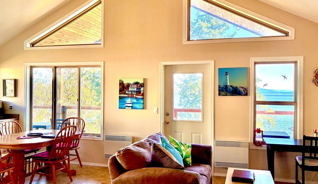 The Outlook at Deep Bay - North Suite