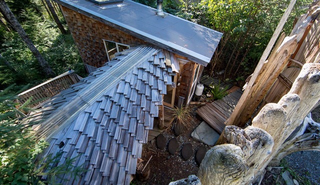 The Rad Shack- A Most Excellent CabananPrivate trail to the ocean!