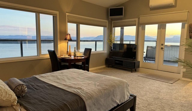 The West- Ocean Front Suite over looking Salish Sea and occasional Orca Whales