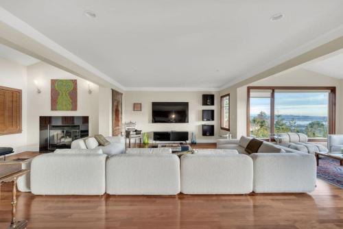 The West Vancouver Getaway Estate 5 Bedrooms