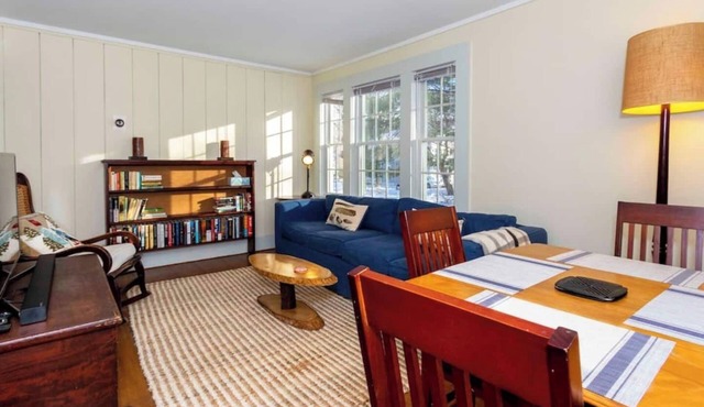 This cottage is a 1 bedroom(s), 1.5 bathrooms, located in Manchester, VT.