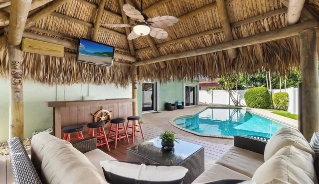 Tiki Retreat! Pool, large game room, 5min to FLL and BEACH!