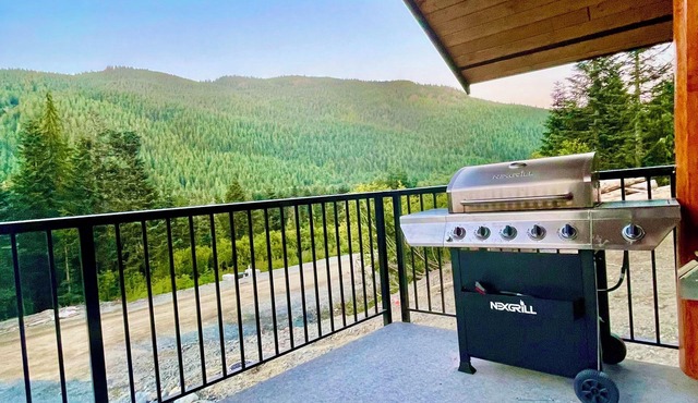 Timberwolf A Cabin at Sasquatch Mountain *HOT TUB* GAMES ROOM*